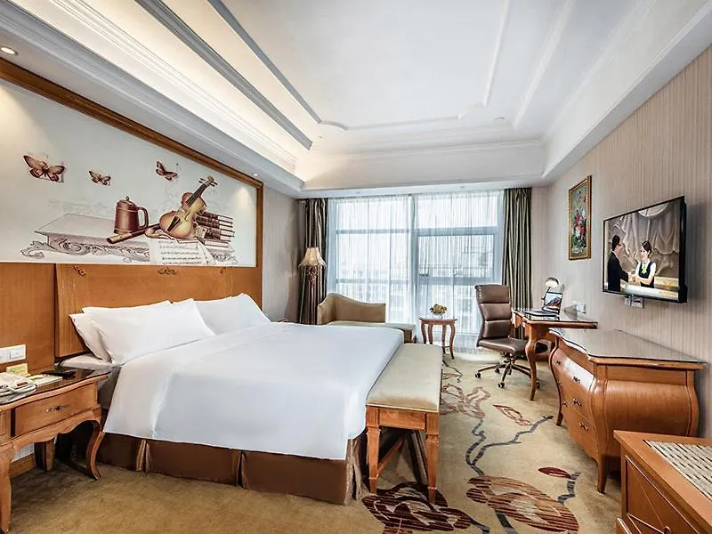Vienna International Hotel Xinyang Yangshan New District