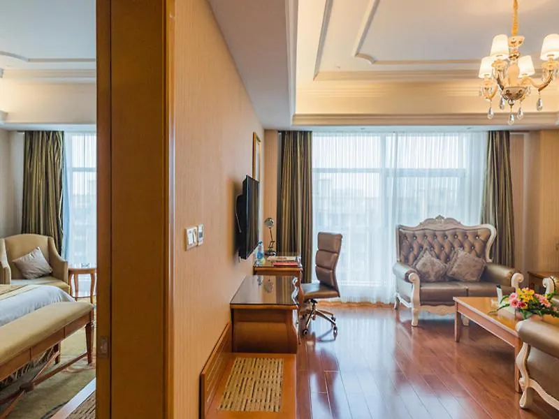 Vienna International Hotel Xinyang Yangshan New District 4*, Xinyang (Henan)
